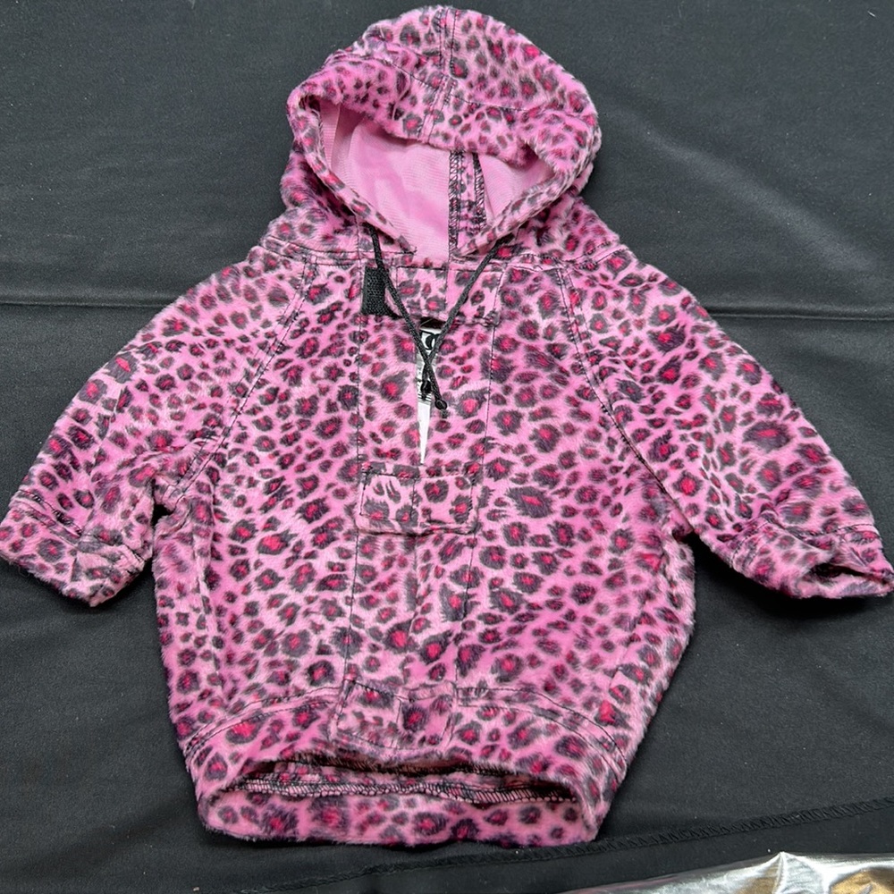 Size small dog/animal sweater/coat.